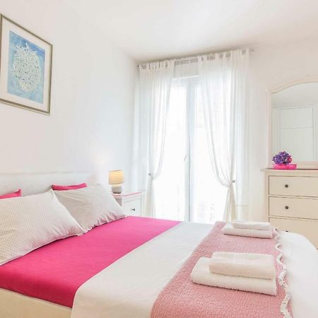 Comfortable And Stylish Apartment Split Buitenkant foto