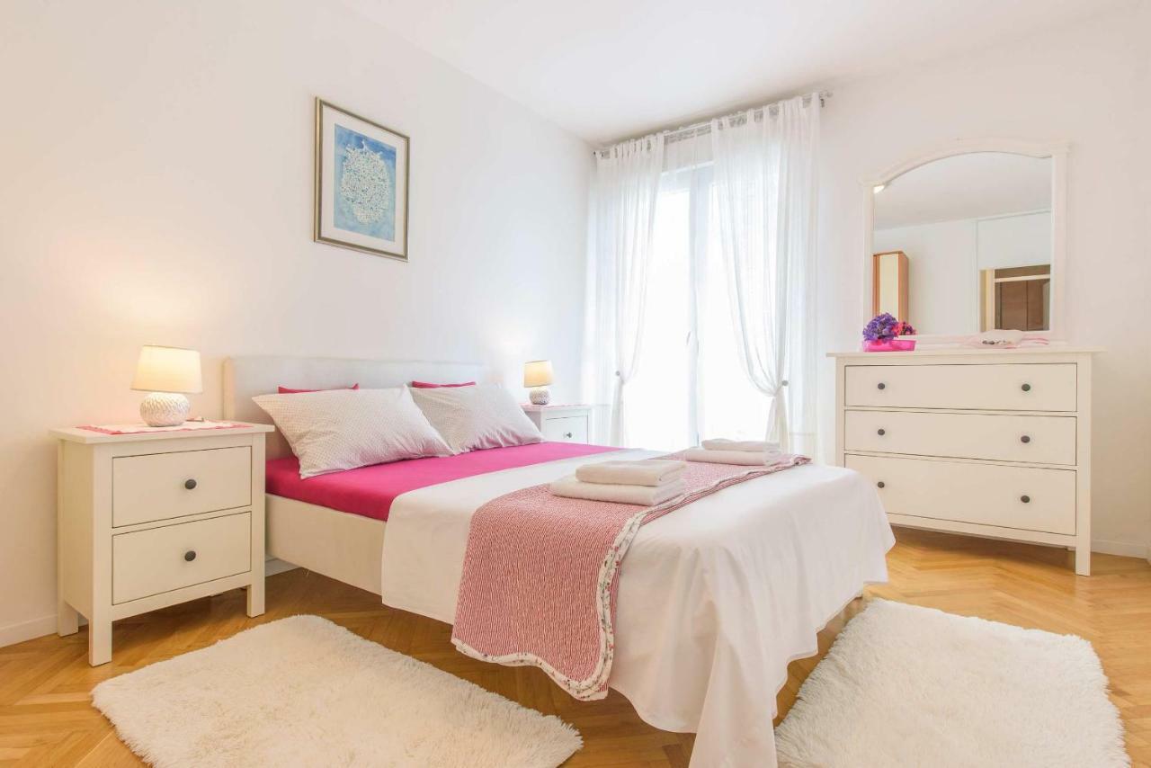 Comfortable And Stylish Apartment Split Buitenkant foto